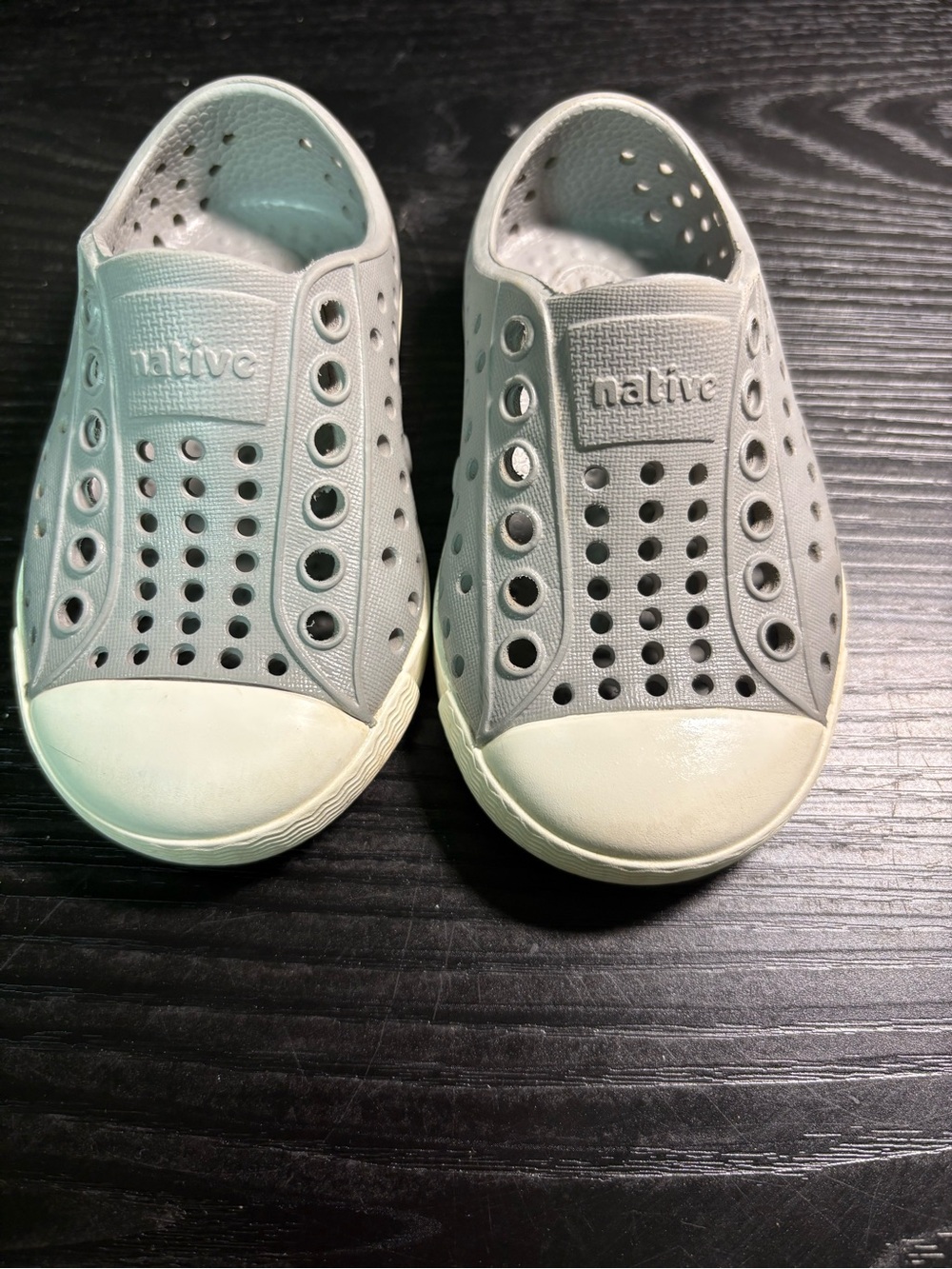 Native Kids Light Gray Slip-On Water Shoes size c4